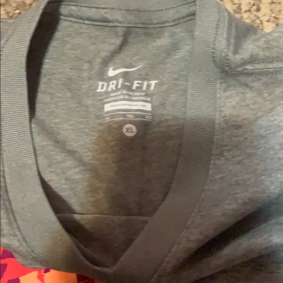 Grey T-shirt - Picture 2 of 2